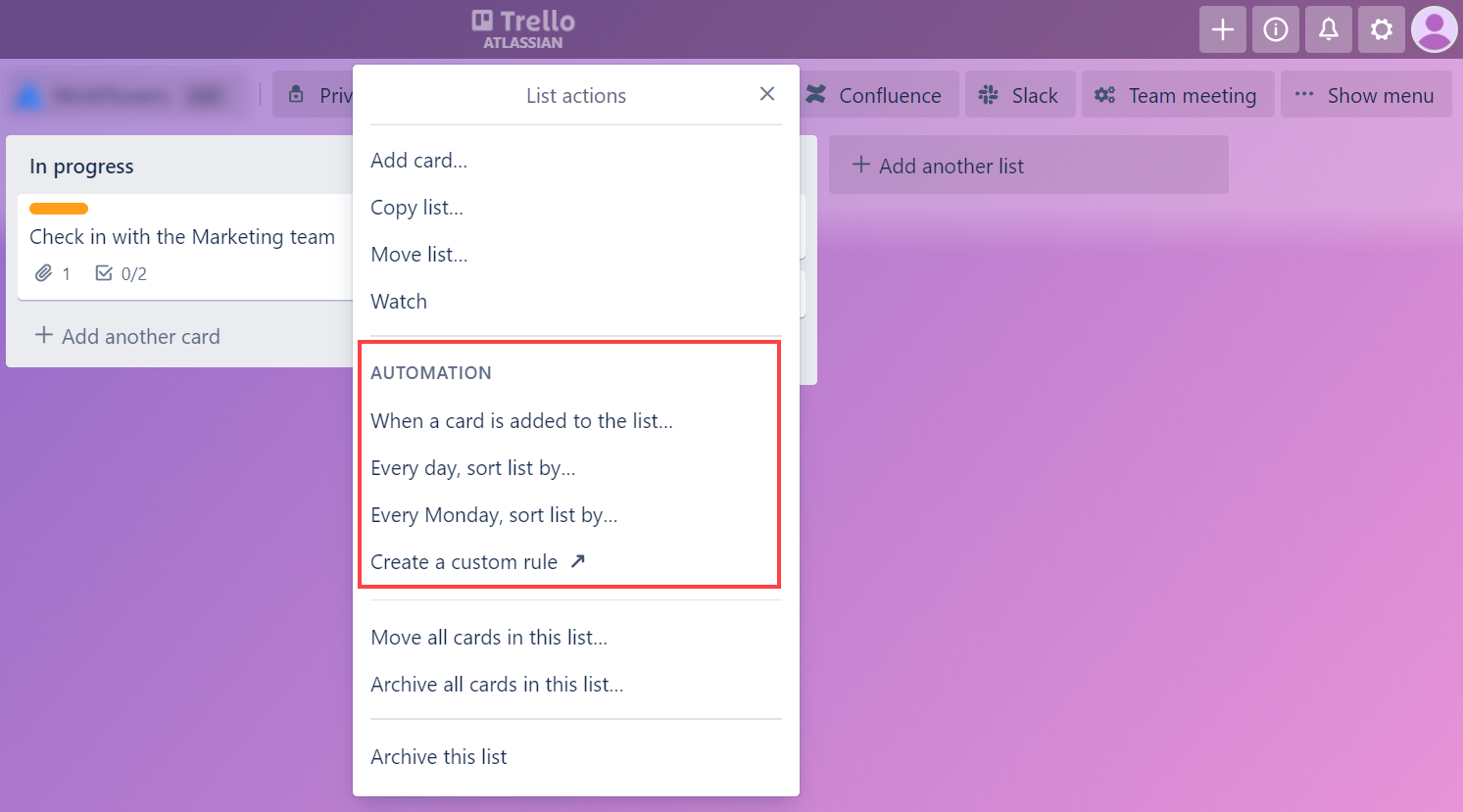 Trello カードのアクション メニューをリストして、中央の [自動化] セクションを選択した状態