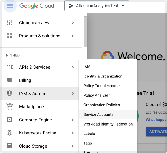 Google Cloud Platform のサイド メニューが展開され、[IAM & Admin (IAM & 管理)] > [Service accounts (サービス アカウント)] が表示されています