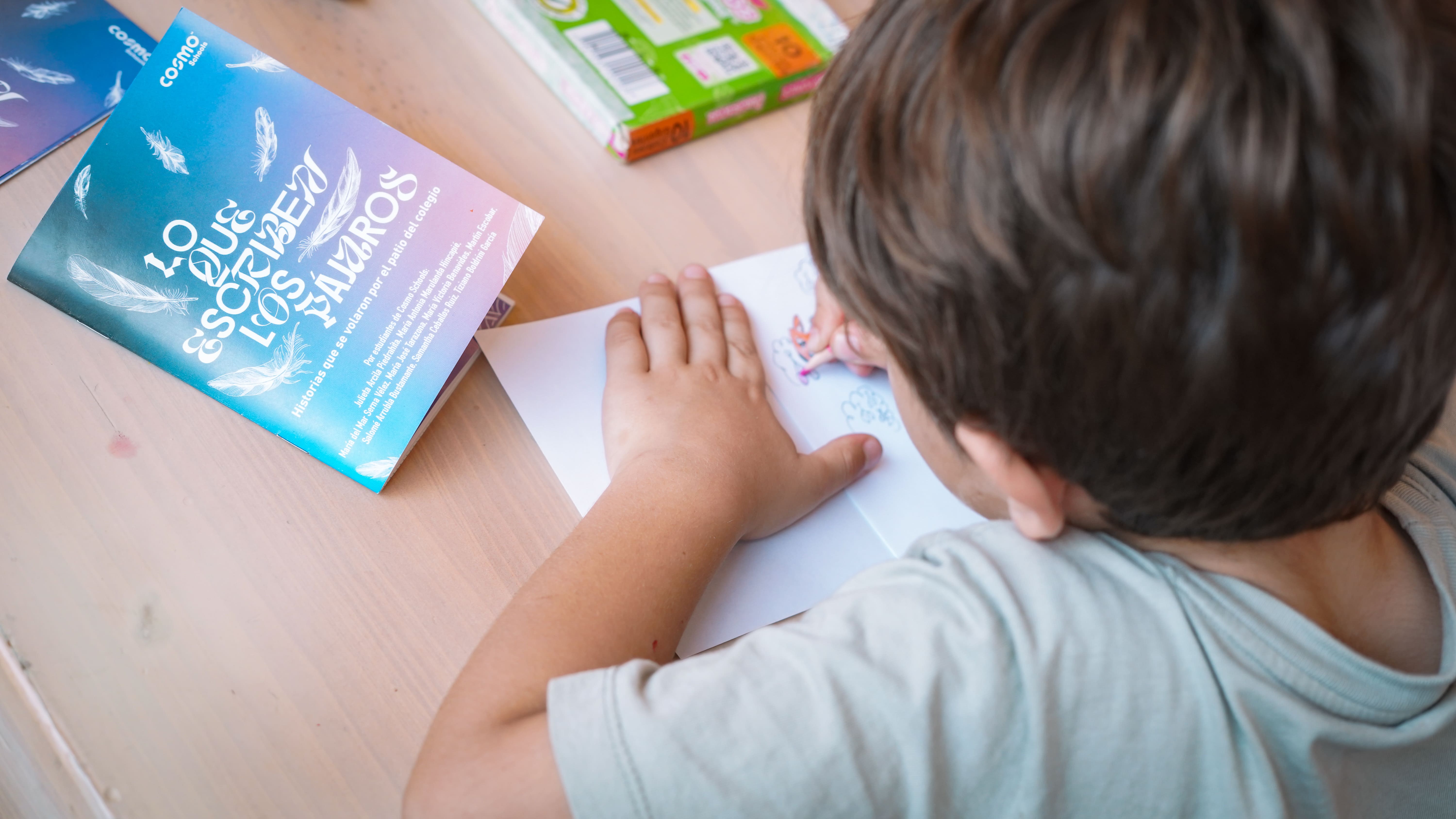 LO QUE ESCRIBEN LOS PÁJAROS