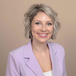 Lyndsay Davis from The Lyndsay Davis Agency, Brightway Insurance