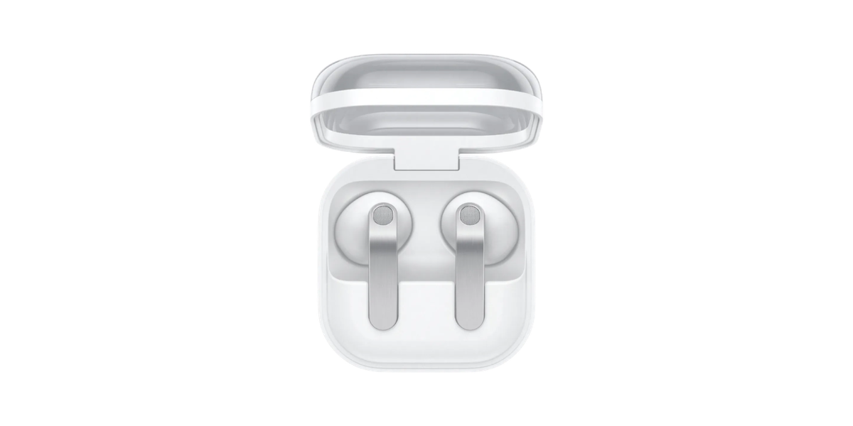 De Samsung Galaxy Buds4 in het wit