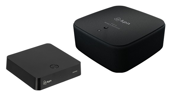 Soundbox en tv+ box naast elkaar