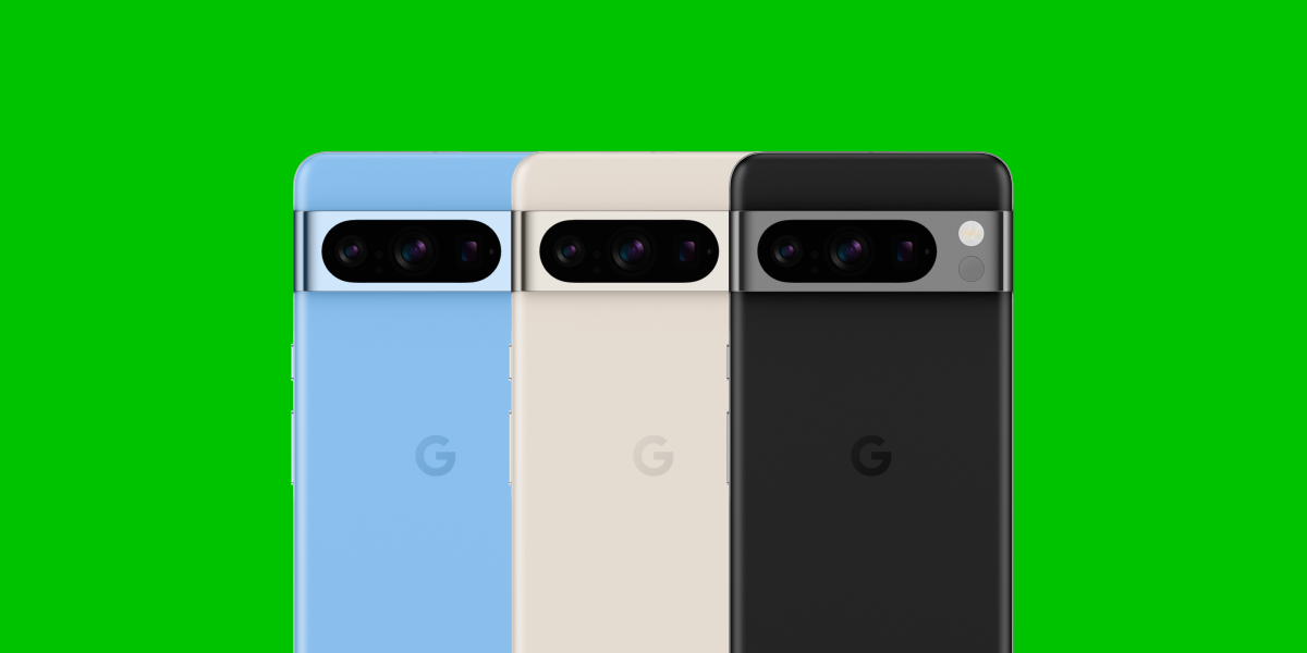 De achterkant van 3 Google Pixel 8 Pro toestellen met verschillende kleuren