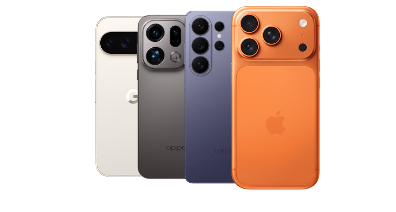 Vier verschillende modellen telefoons op een rij.