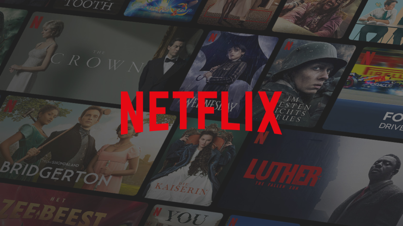 Netflix logo met op de achtergrond de homepagina van Netflix