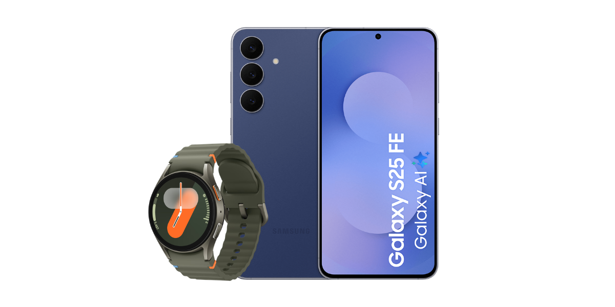 De groene Samsung Galaxy Watch7 naast de Samsung Galaxy S25 FE in het donkerblauw