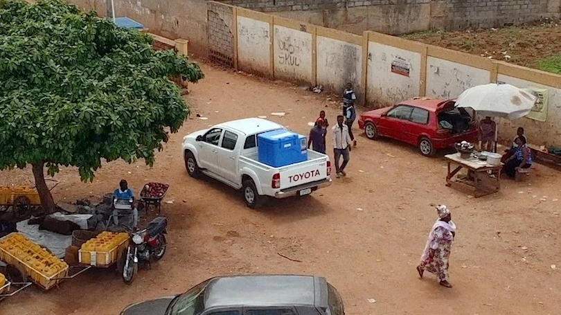 Dronefoto in een Afrikaan land met een box van B Medical Systems