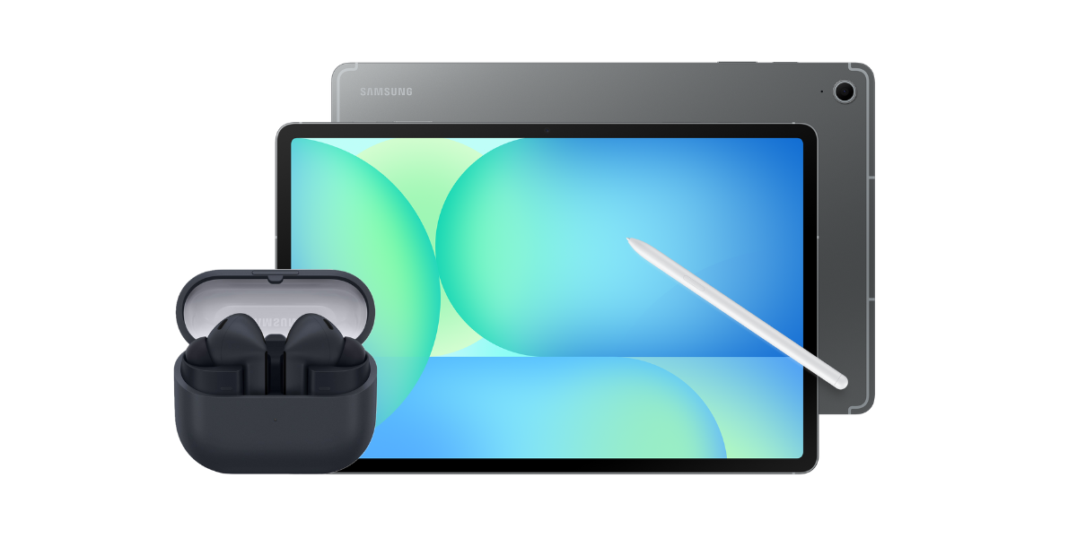 De Galaxy Buds3 FE oordopjes naast een Samsung Galaxy Tab S10 Lite