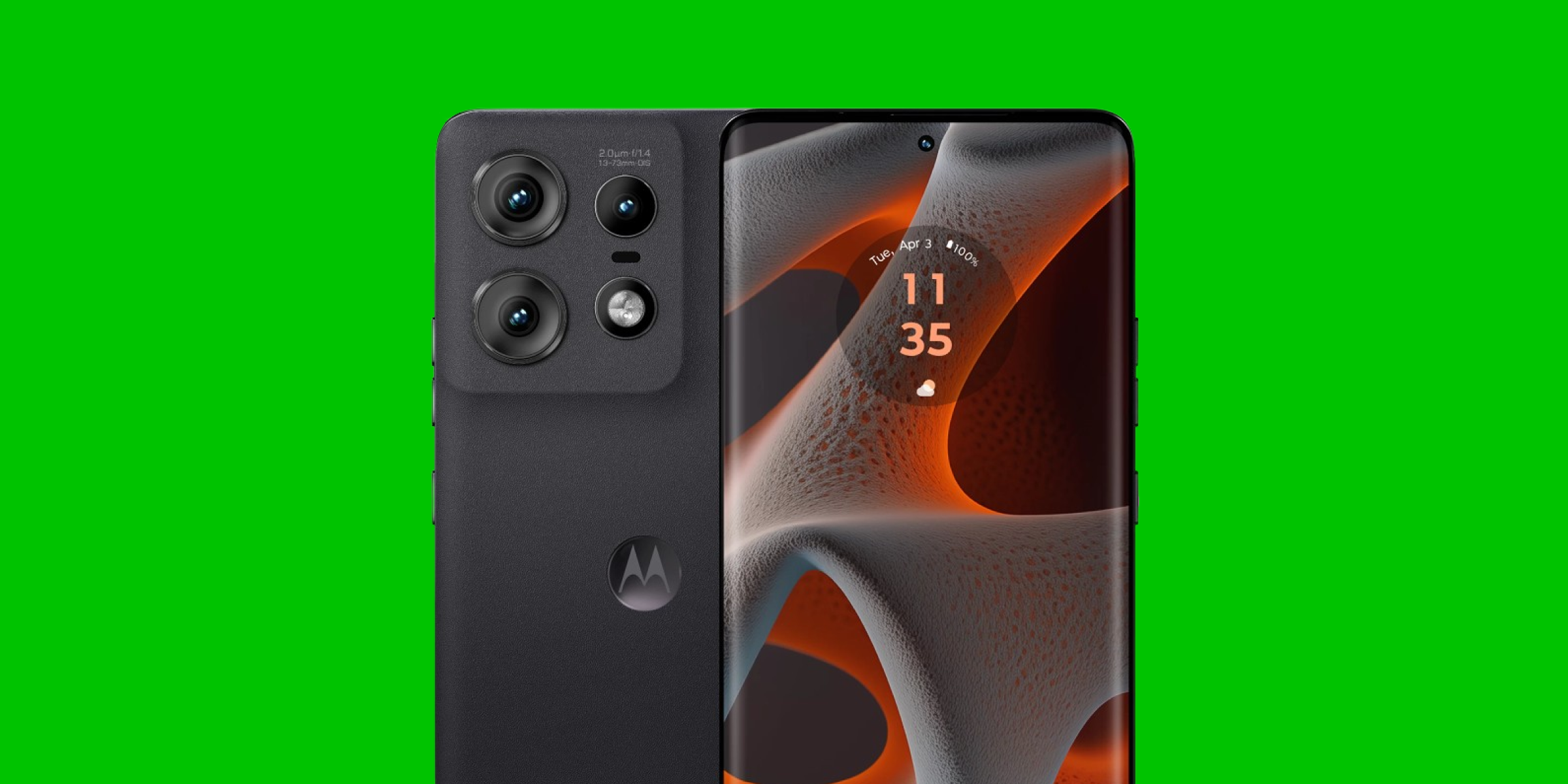 Voor- en achterkant van de Motorola edge 50 pro op groene achtergrond