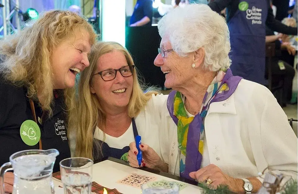 Dames spelen bingo tijdens de MCF dagen voor mantelzorgers