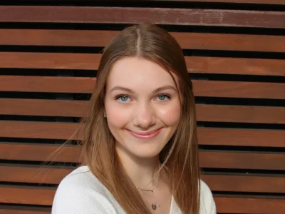 Headshot of Ella Buysse