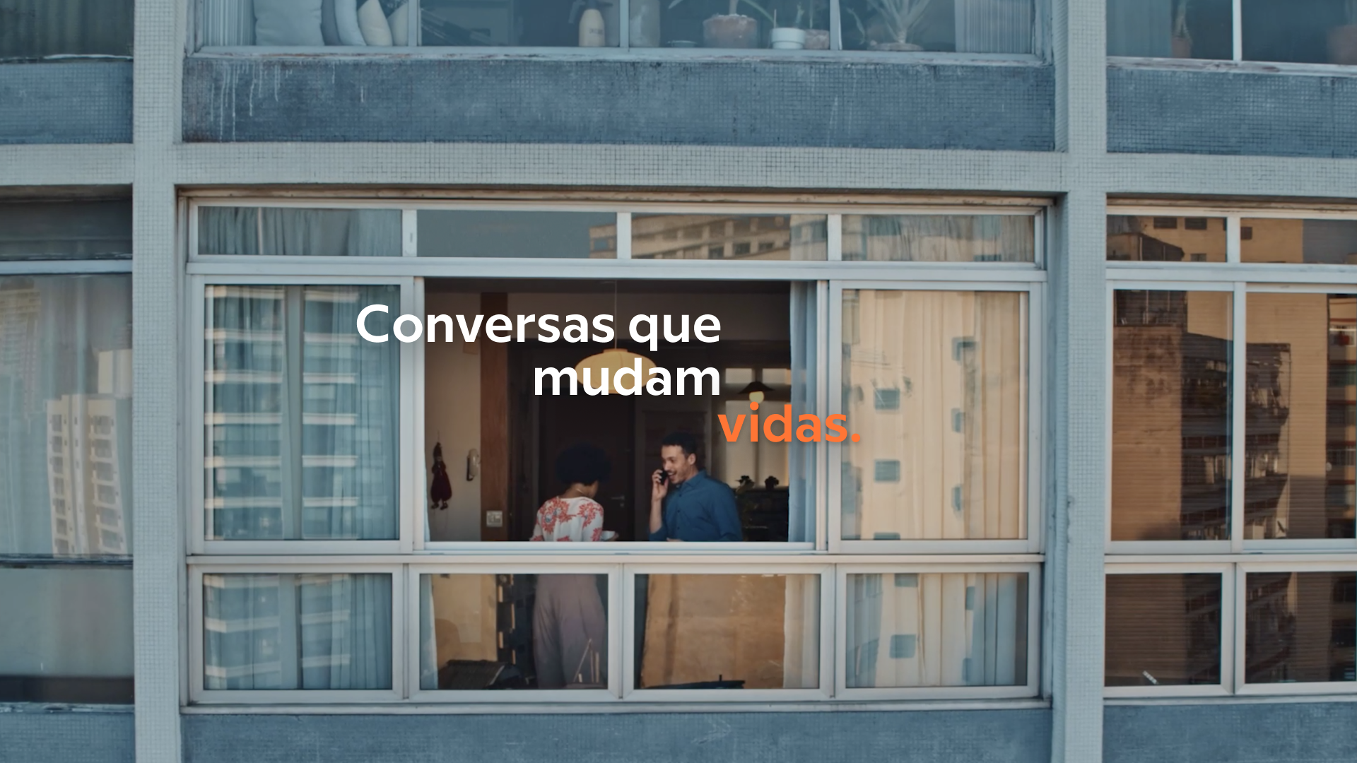 Nova campanha da Babbel mostra como diálogos simples são capazes de mudar vidas