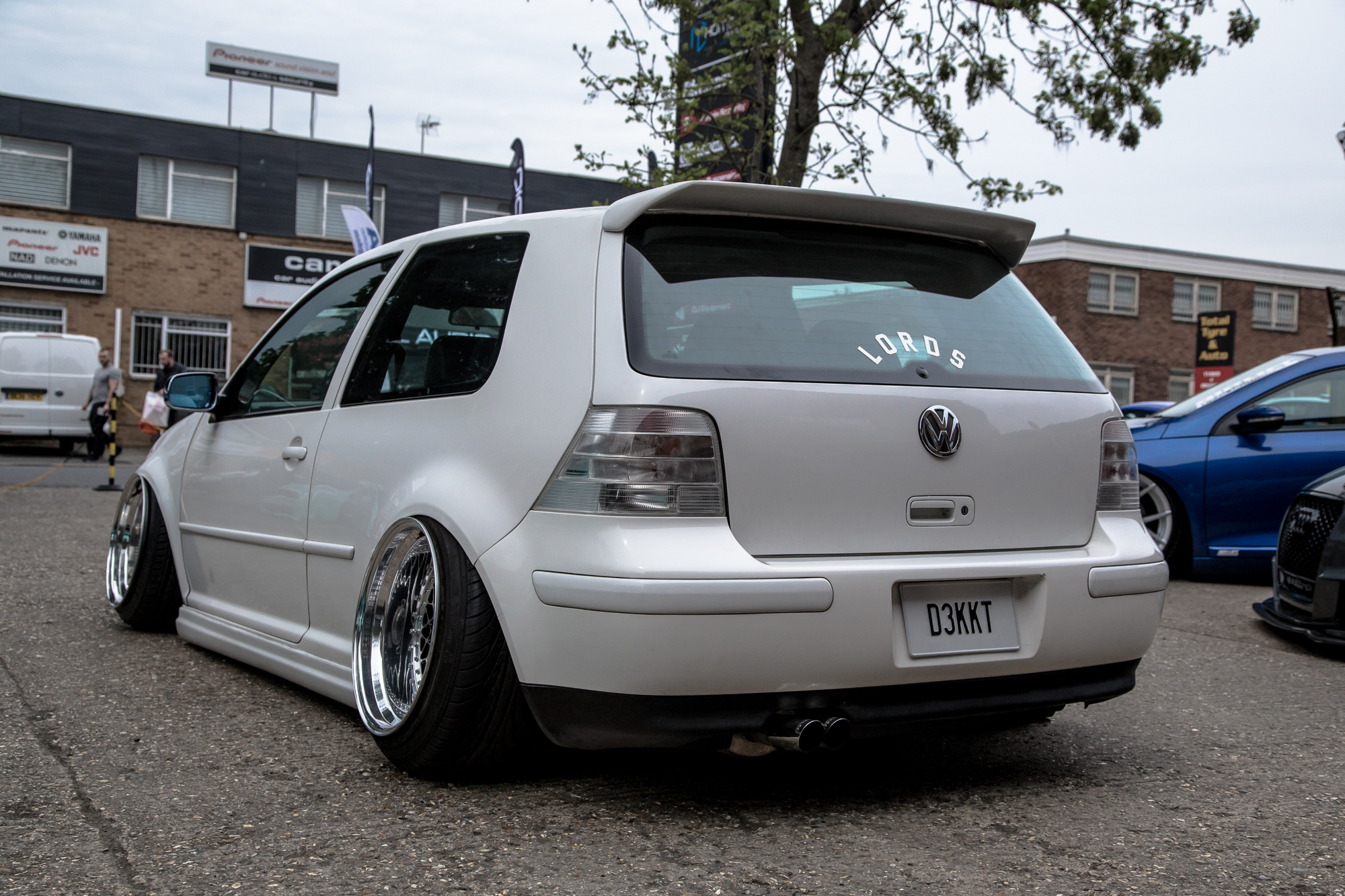 LIFEONAIR: Sam Frazer's big lip VW MK4 1.8T | Air Lift Performance