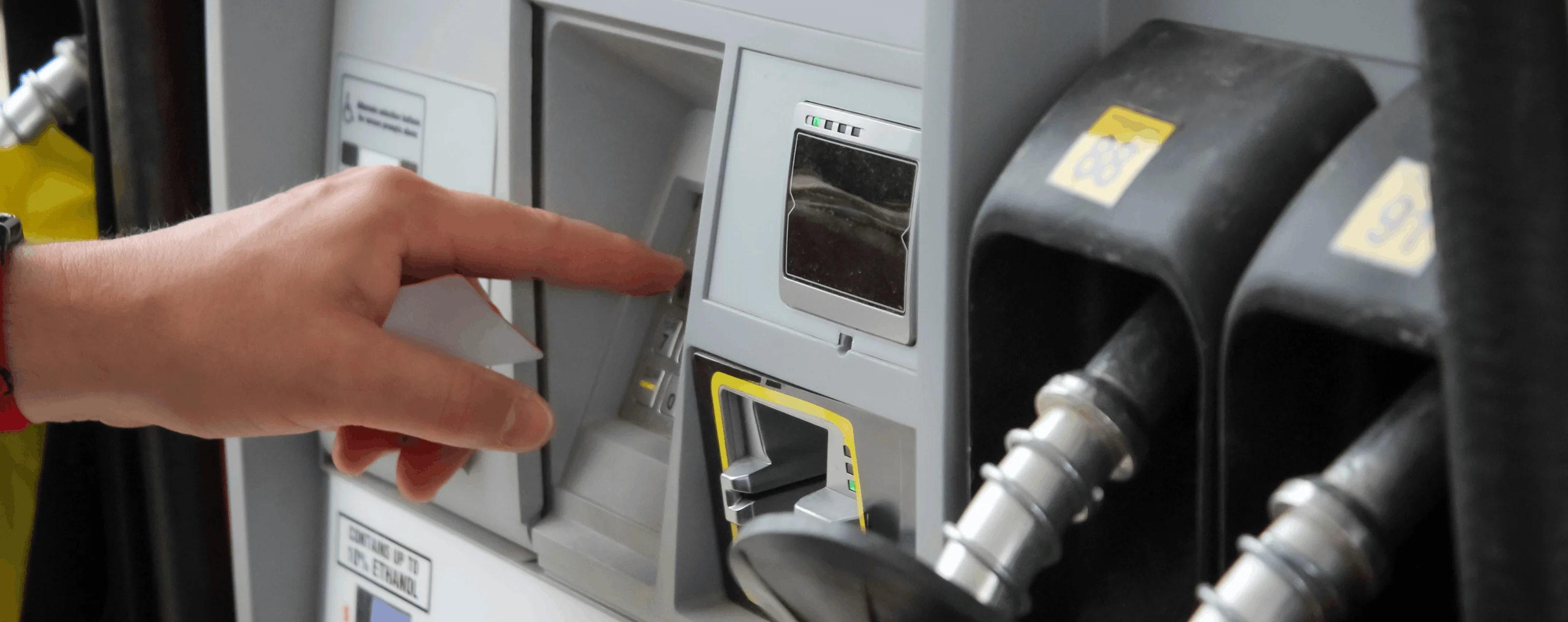 Bezahlung an der Zapfsäule mit Tankkarte wird durchgeführt