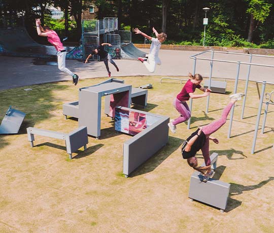 Lugar para practicar parkour rompe muñecas en La Haya, Países Bajos