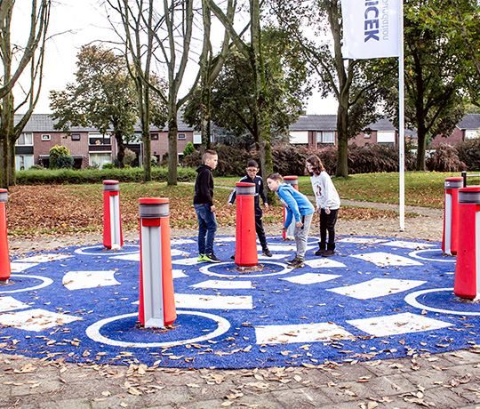 Together with the Boswinkel neighborhood and Enschede’s municipality, Yalp and the Krajicek Foundation created a sustainable, innovative, and socially safe playground in one day. 