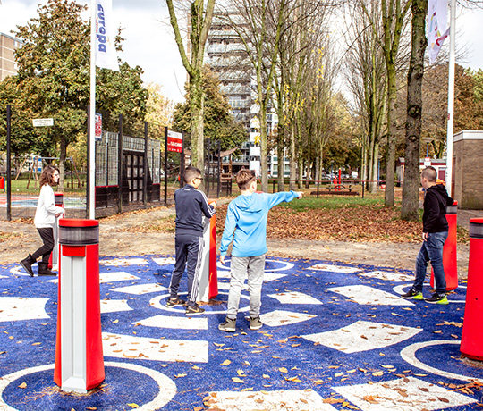 Together with the Boswinkel neighborhood and Enschede’s municipality, Yalp and the Krajicek Foundation created a sustainable, innovative, and socially safe playground in one day. 