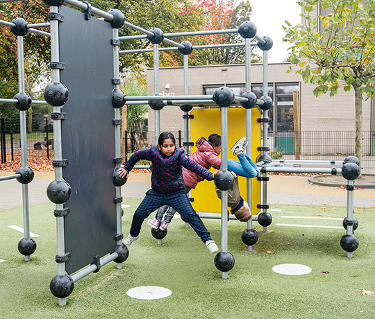 Jeux urbains pour enfants gamme Cloxx - Lappset