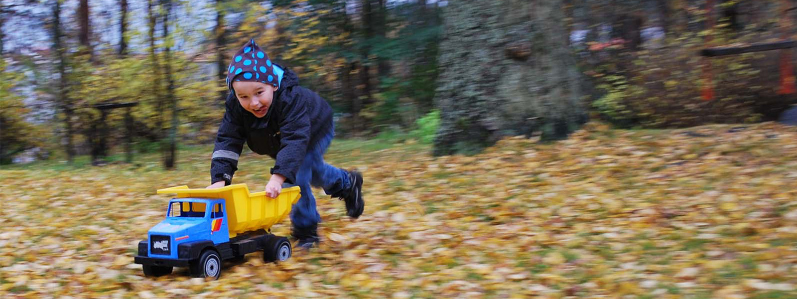 The present sample of children was physically more active outdoors than indoors. For instance, plays with touching, riding, or pushing wheeled toys such as tricycles, scooters, and wagons showed higher levels of physical activity.