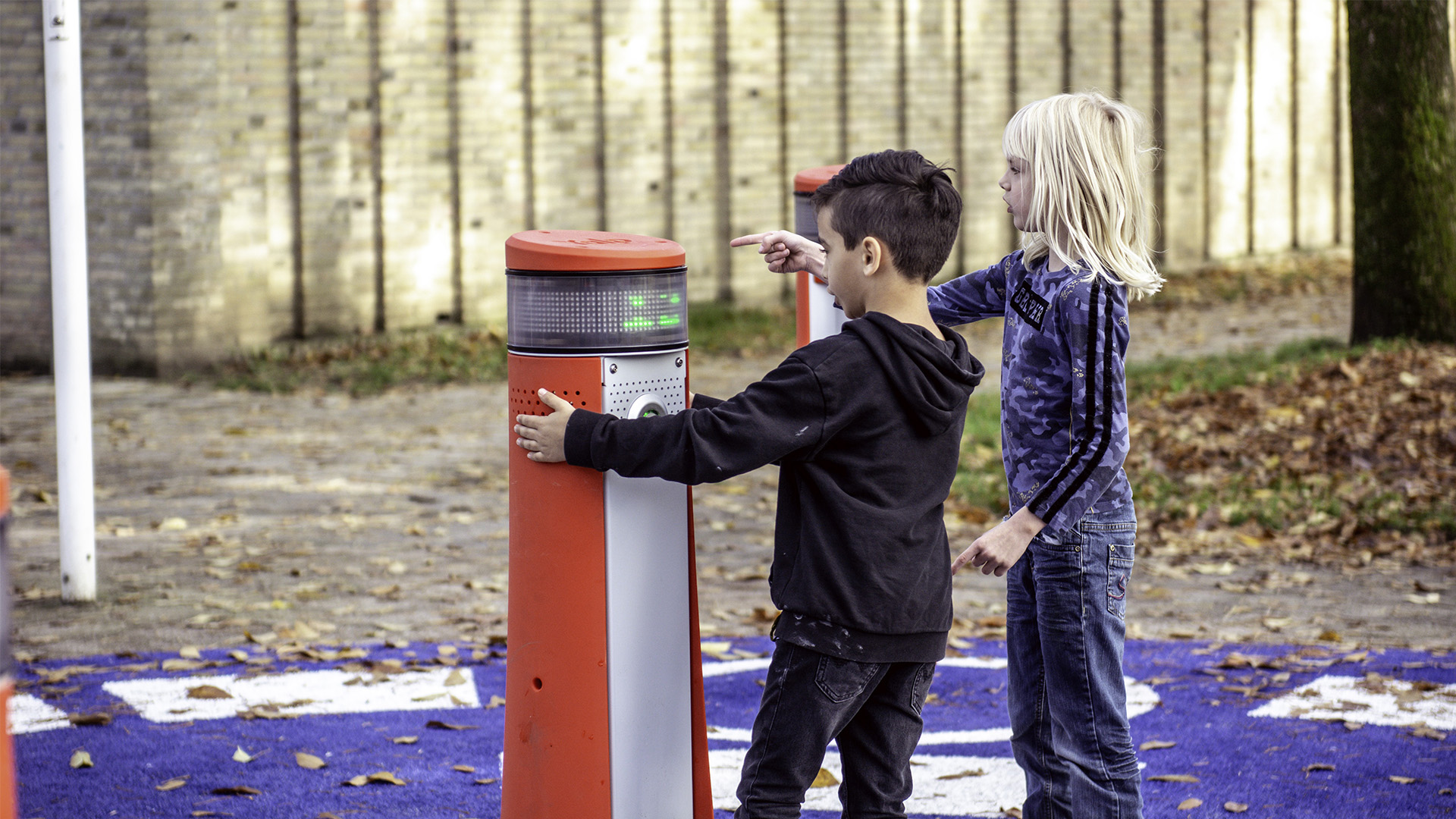 Together with the Boswinkel neighborhood and Enschede’s municipality, Yalp and the Krajicek Foundation created a sustainable, innovative, and socially safe playground in one day. 