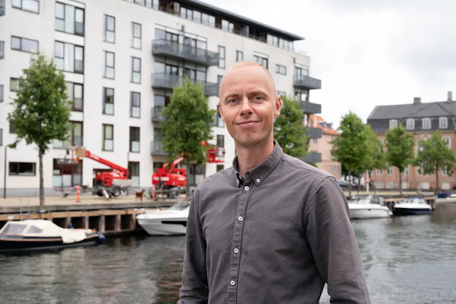 Emil Bo Christiansen, seniorprojektleder hos Bang & Beenfeldt. Emil arbejder med byggeteknisk rådgivning og vurdering af skader på ejendomme, herunder fugt-, vand- og skybrudsskader.