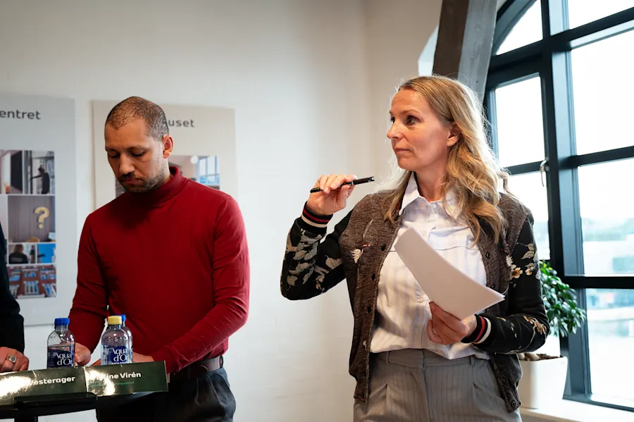 Kristine Virén styrede slagets gang som moderator