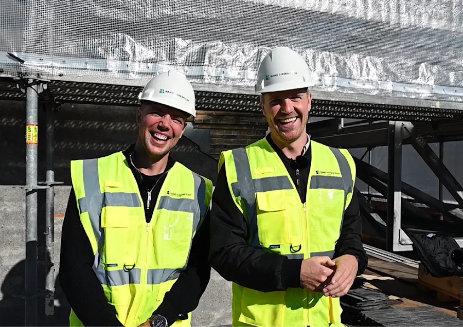 Philip Holst Wilsen, projektleder, & Gustav Lykkegaard, bæredygtighedskoordinator, ude hos foreningen A/B Silkeborggade