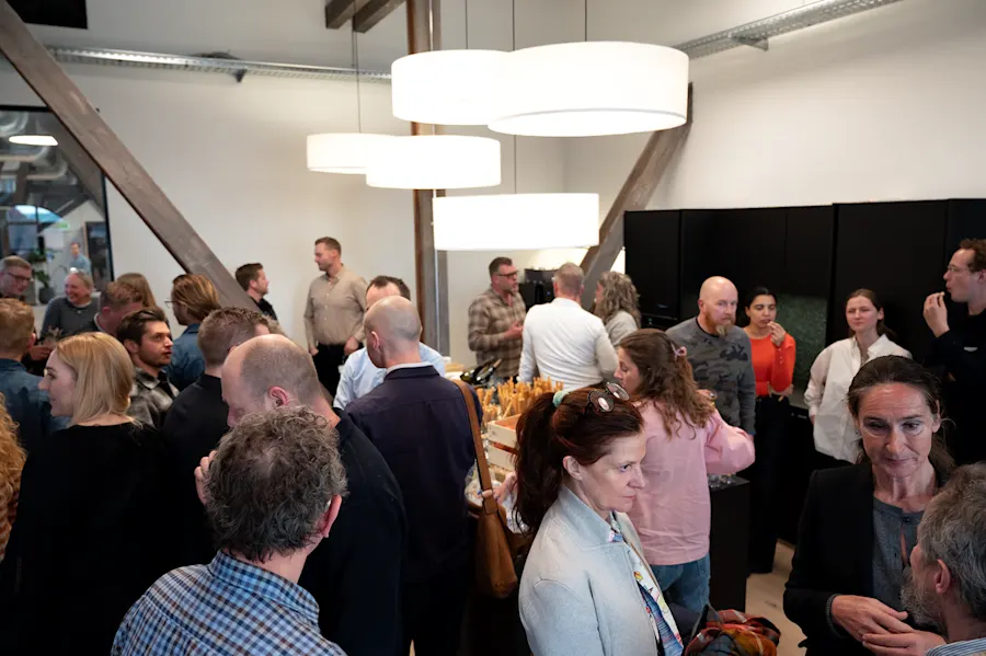 Uformel samtale med kandidaterne efter debatten