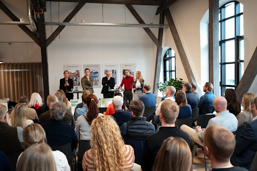 Debatten i gang i havneloungen