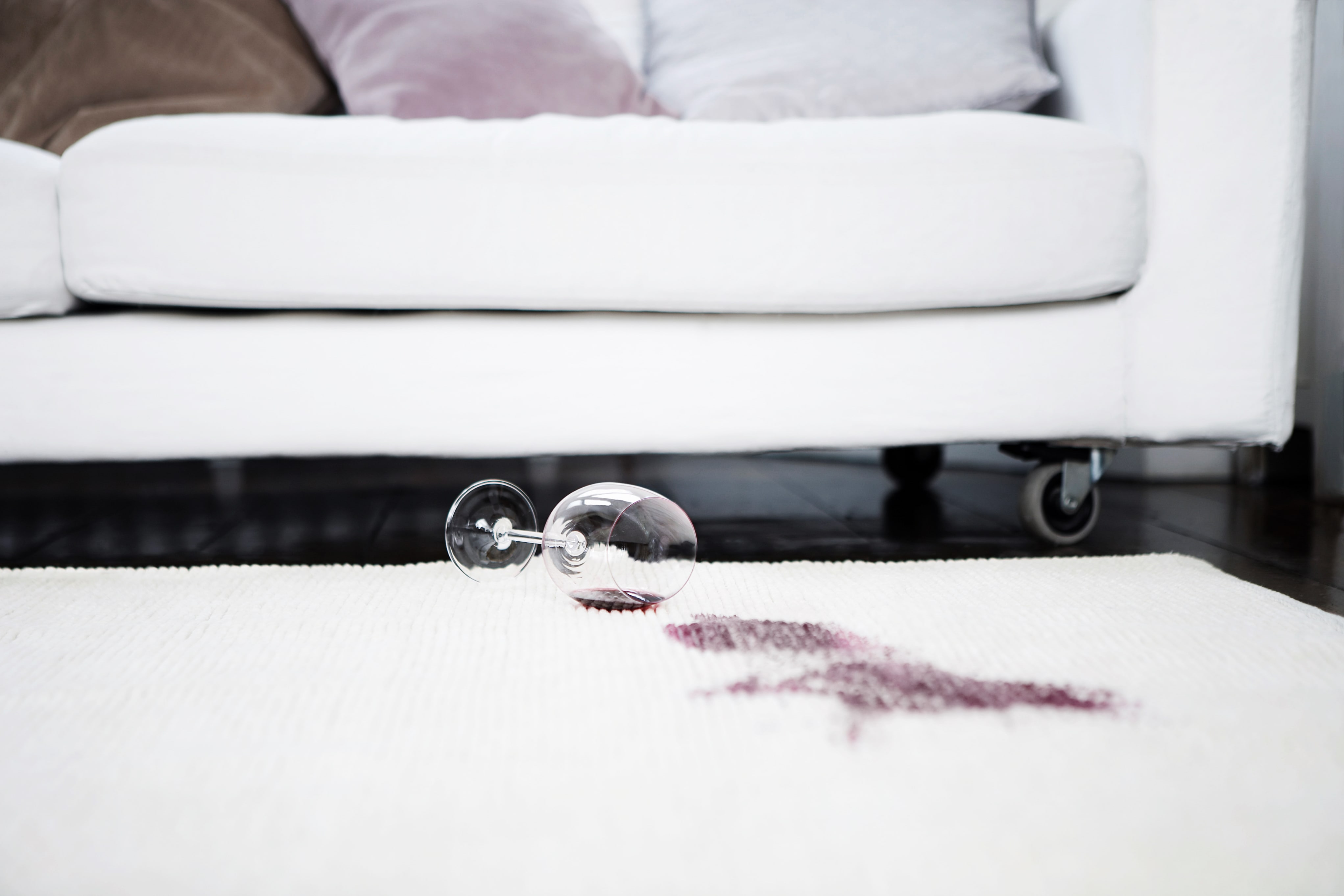 En cuir, en tissu, en velours Nos conseils pour nettoyer un canapé :  Femme Actuelle Le MAG