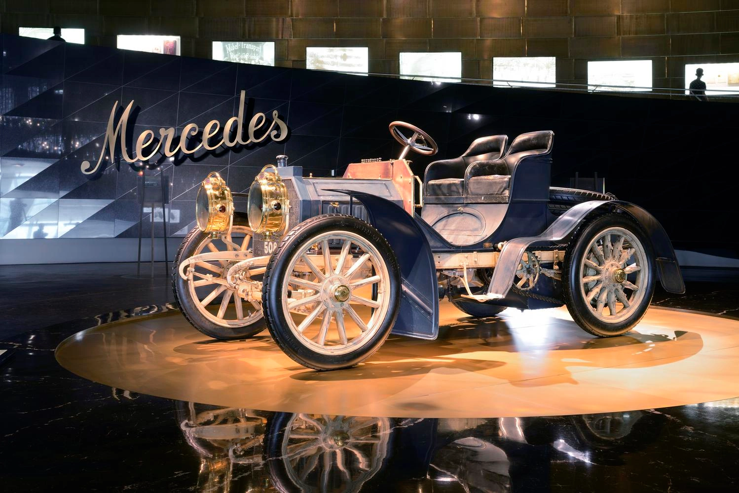 The first car in the ‘Mercedes’ series was a real breakthrough in automotive history and is presented here in the Mercedes-Benz Museum.