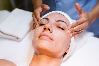 Imagen destacada del post: Cómo preparar tu piel para un peeling facial