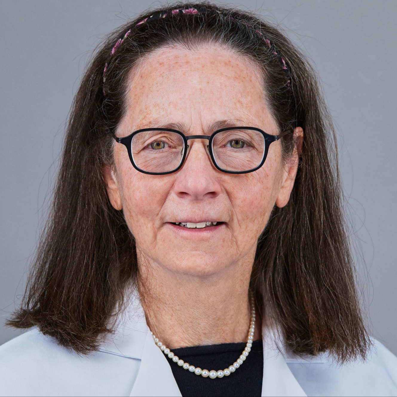 Sandra Schnall headshot