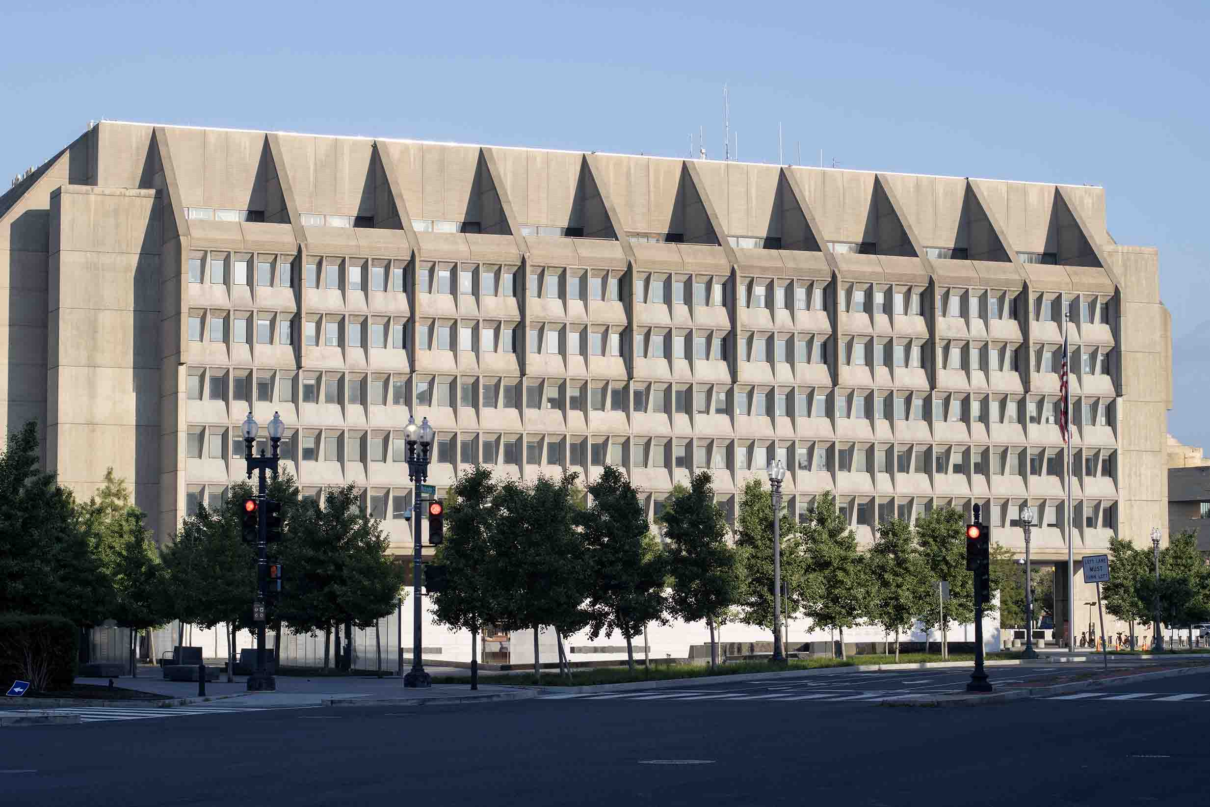 An image of the Washington, D.C. headquarters of the U.S. Department of Health and Human Services, which fired 10,000 health agency workers on April 1.