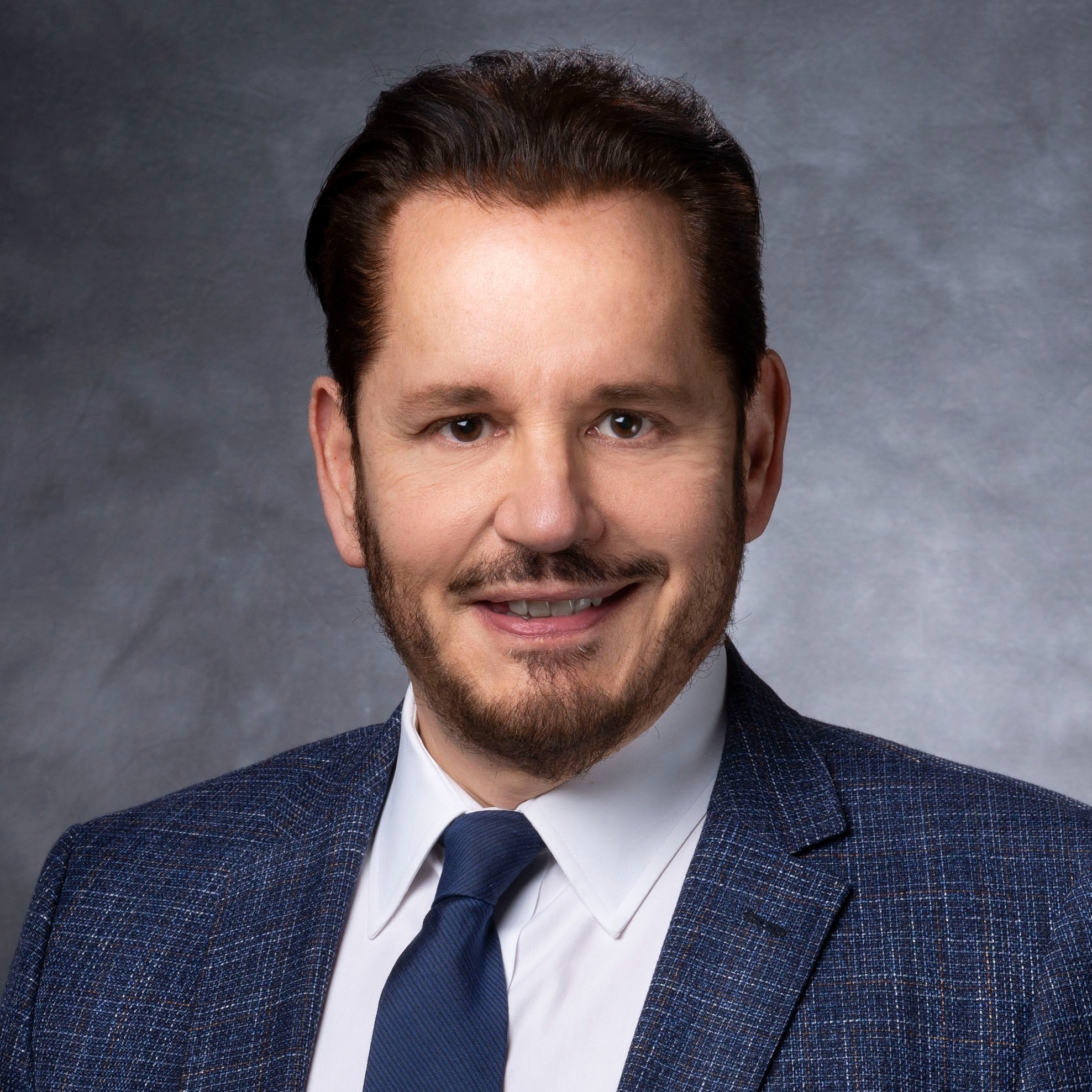 Henry Kuerer headshot