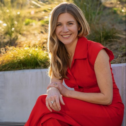 Ashley Henneghan headshot