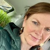 Laura Chomentowski headshot